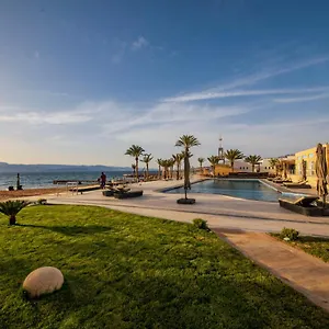 Luxotel & Only 15 Years עקבה