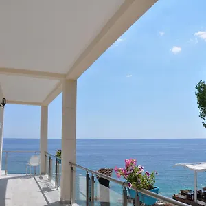 guesthouse-riviera-xhm.albaniahotels.org/